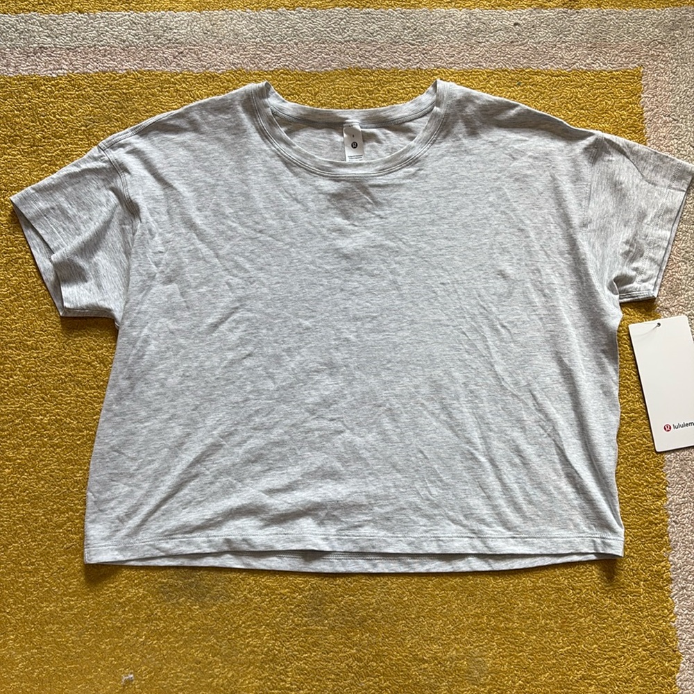 NWT Lululemon Cates Tee // Size 8